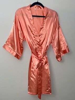 Womne's Satin Robe  Large/XL Peach ~ Silky Soft